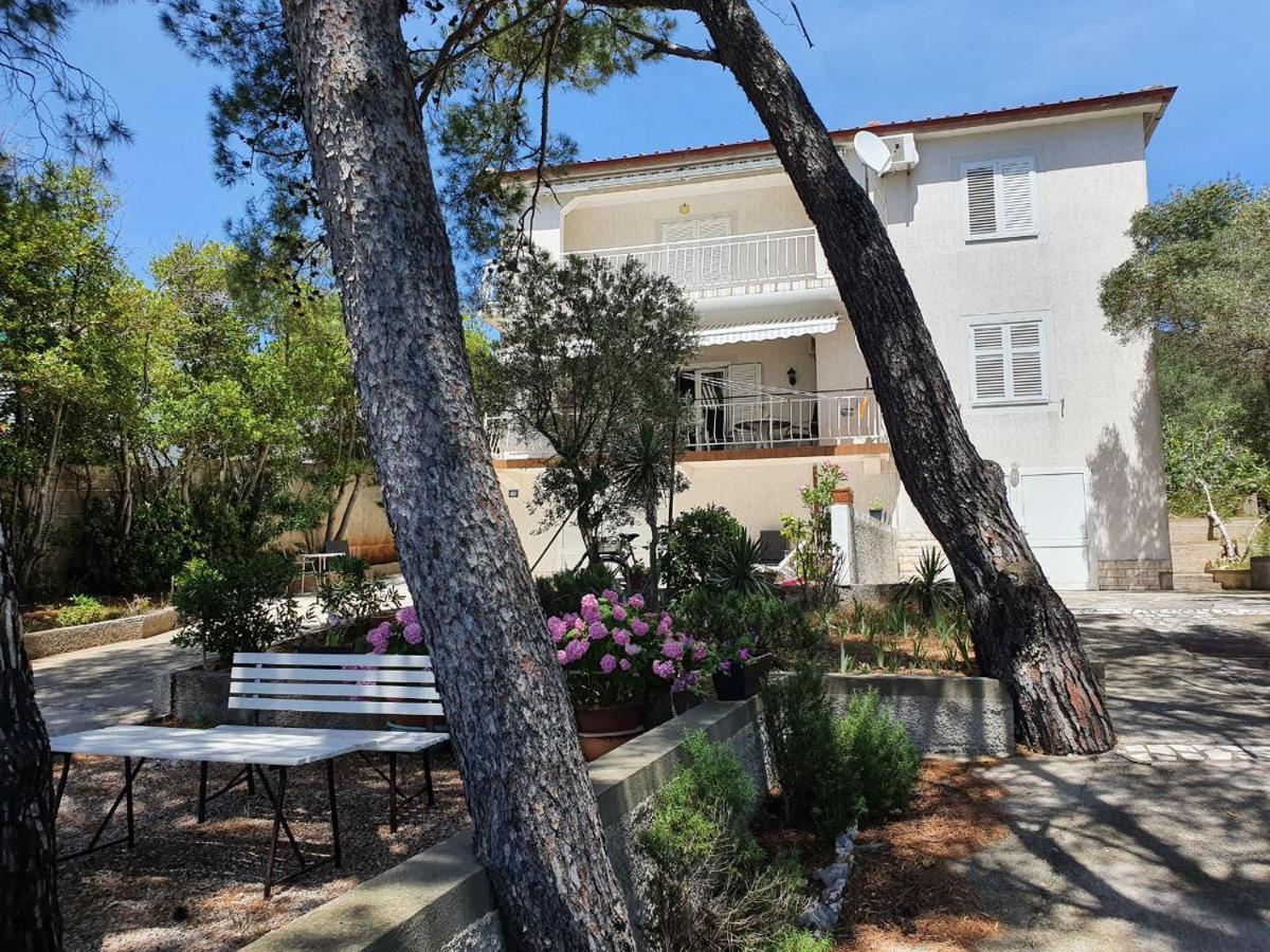 Sidus Maris, Spacious Seaside Apartment With Free Parking Мартиншчица Экстерьер фото