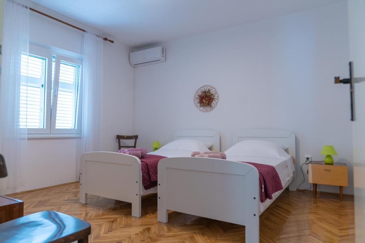 Sidus Maris, Spacious Seaside Apartment With Free Parking Мартиншчица Экстерьер фото