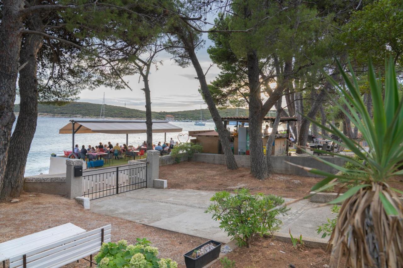 Sidus Maris, Spacious Seaside Apartment With Free Parking Мартиншчица Экстерьер фото