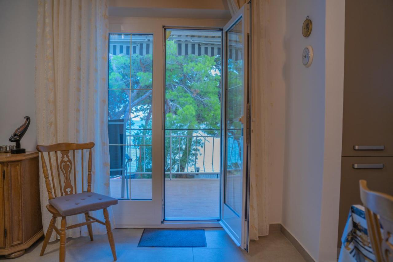 Sidus Maris, Spacious Seaside Apartment With Free Parking Мартиншчица Экстерьер фото