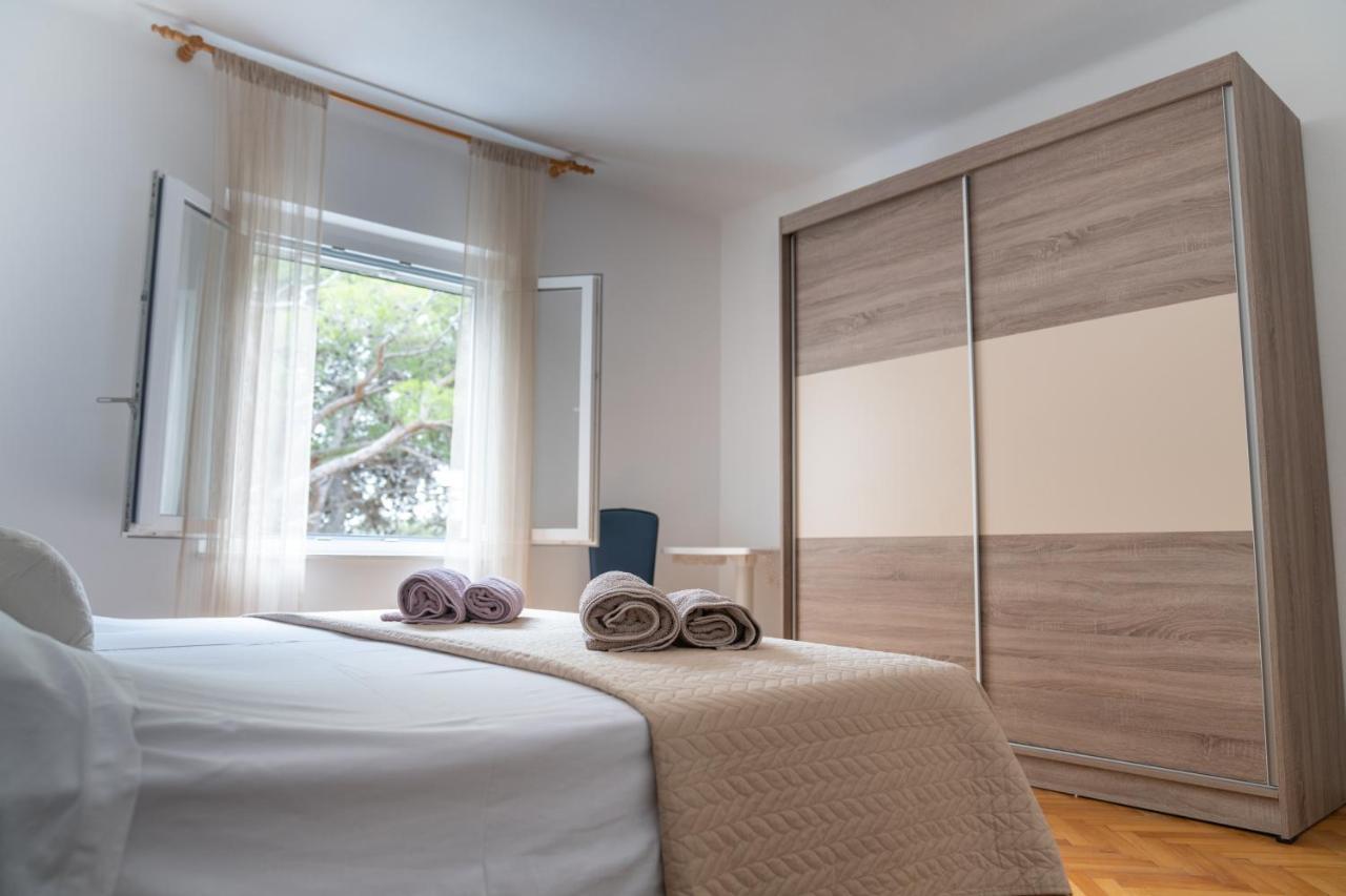 Sidus Maris, Spacious Seaside Apartment With Free Parking Мартиншчица Экстерьер фото